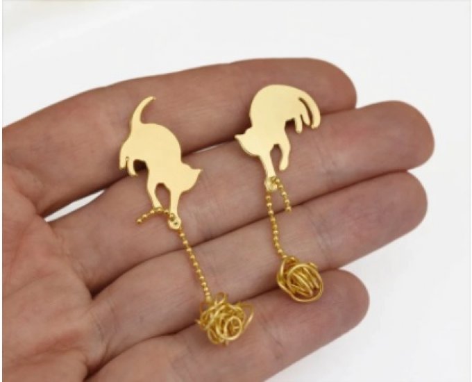 Boucles d'oreille chat et sa balle de fils  