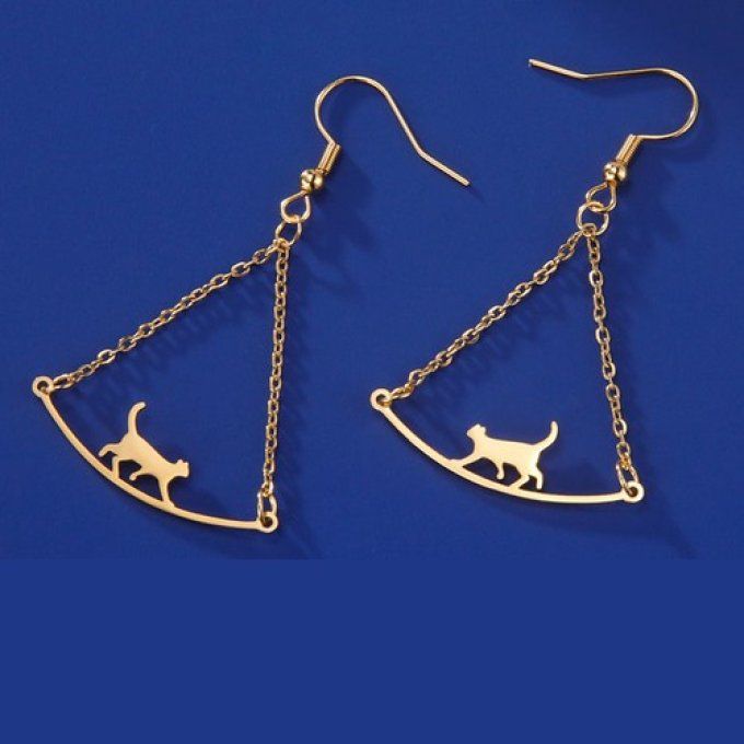 Boucles d'oreilles  l'équilibre du chat.
