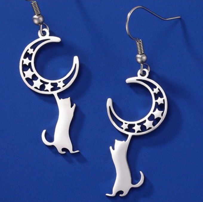 Boucles d'oreille un chat s'accroche à la lune. - Toutenchat