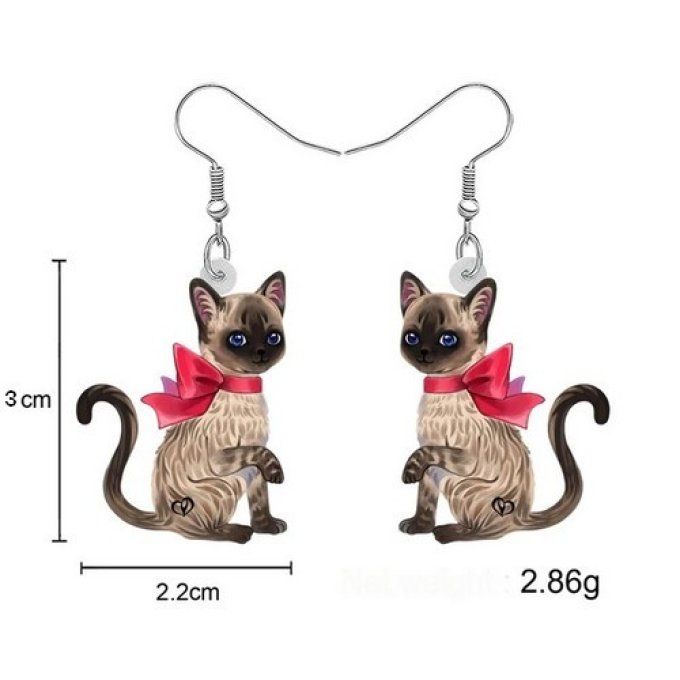 Boucles d'oreille chat au noeud rouge.