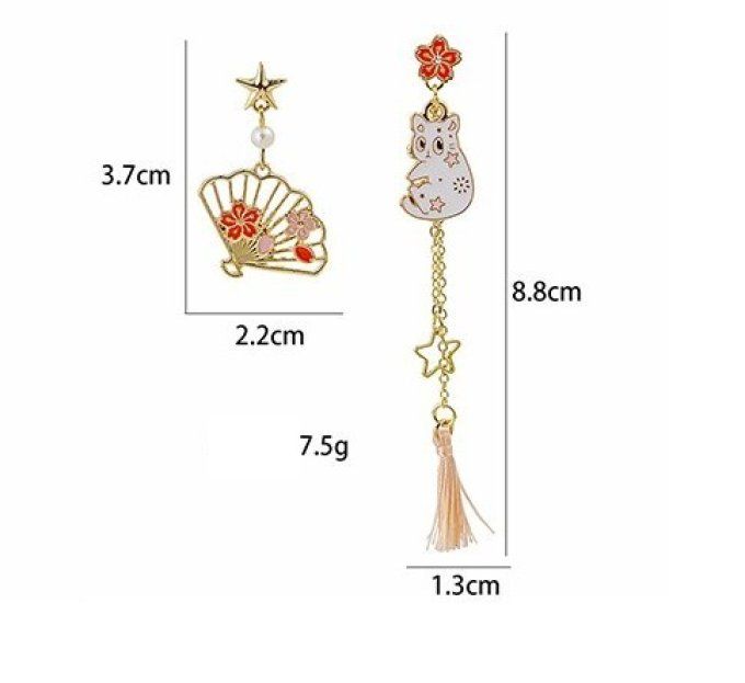 Boucles d'oreille chat blanc et éventail.