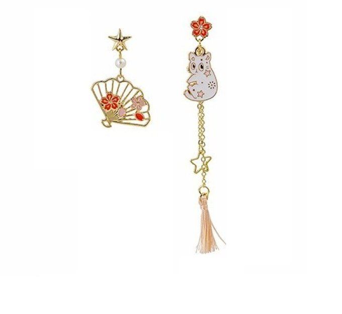 Boucles d'oreille chat blanc et éventail.