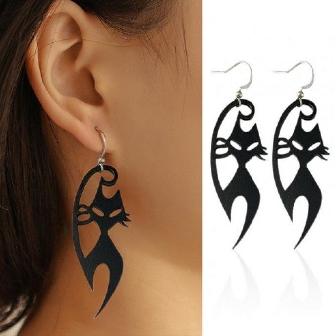 Boucles d'oreille chat noir maléfique.