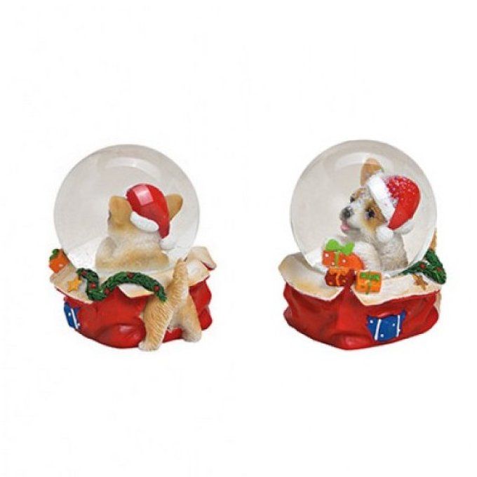 Boule à neige chien avec chapeau de Noël en poly, verre coloré .