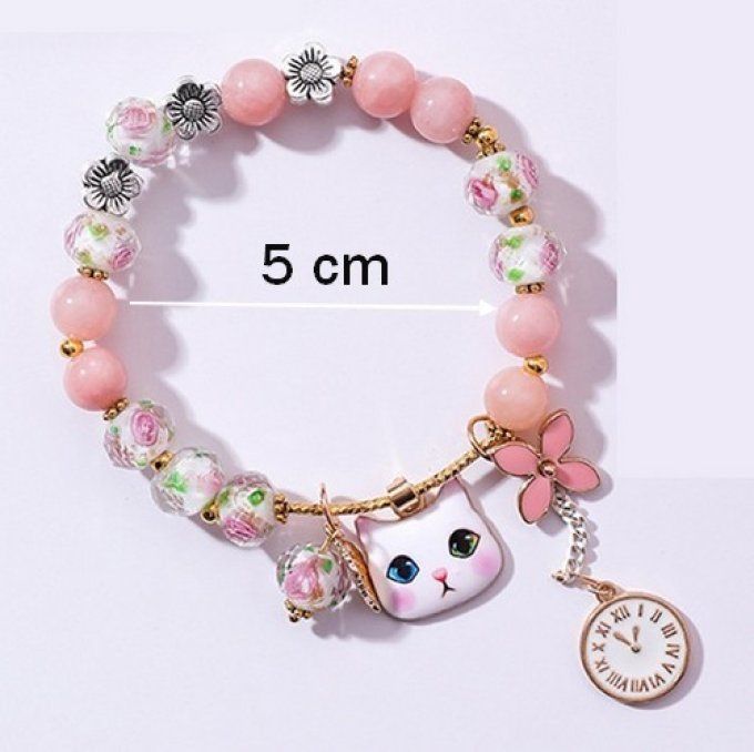 Bracelet chat perles roses et fleurs.