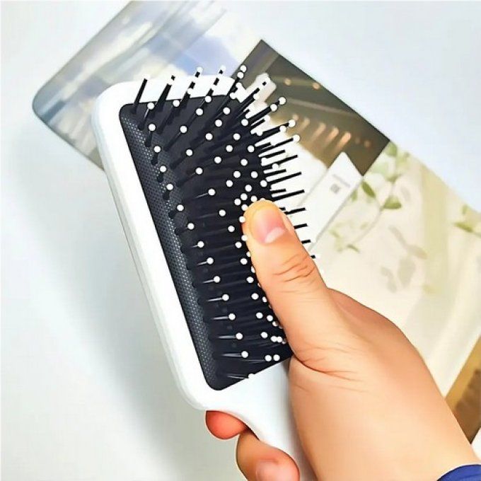 Brosse à cheveux chat Noir et crânes -