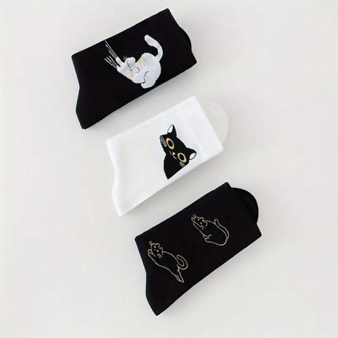 Chaussette noire ou blanche chats espiègles