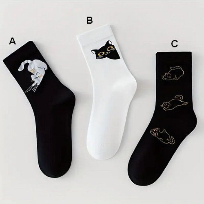 Chaussette noire ou blanche chats espiègles