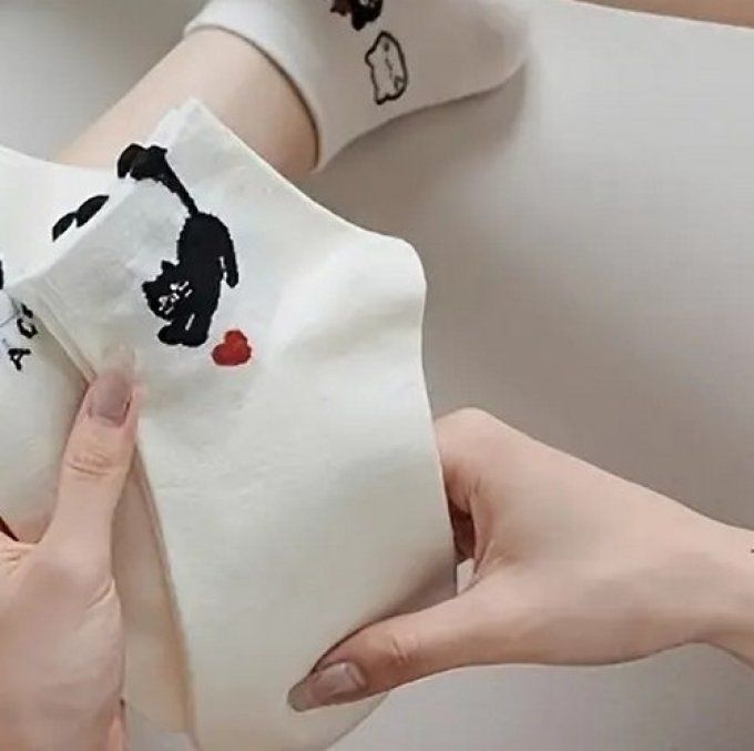 Chaussette courte blanche chat noir
