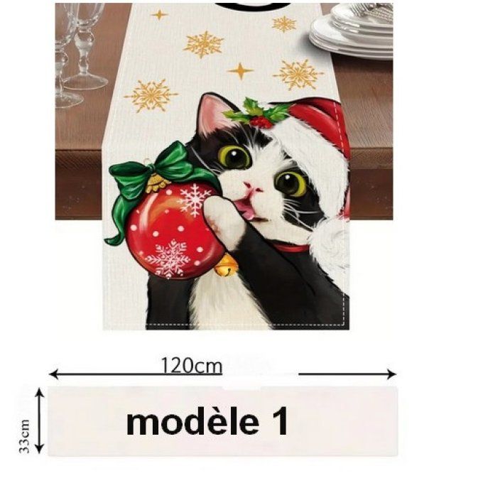 Chemin de table chat et sa boule rouge de noel.