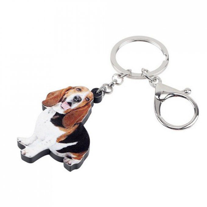 Porte clé chien basset hound assis