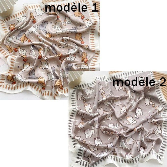 Foulard chatons assis et poissons