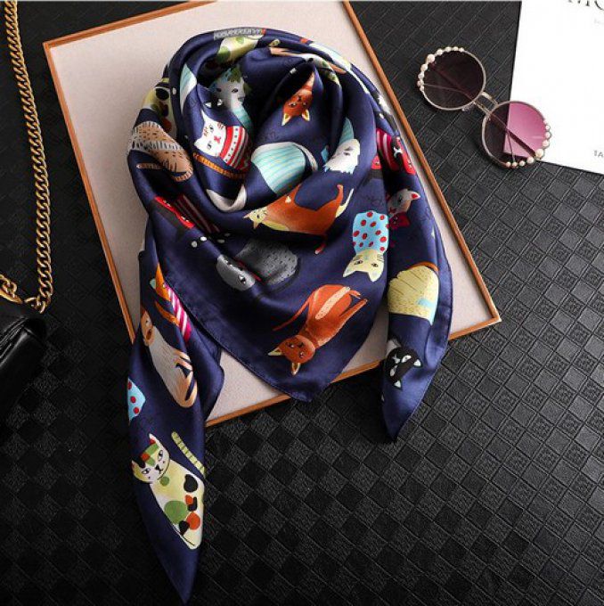 Foulard races de chat 