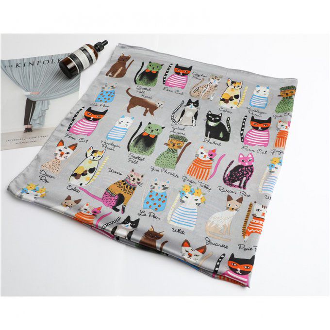 Foulard races de chat 