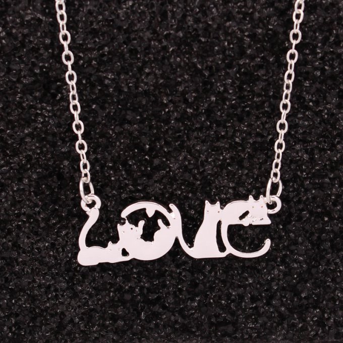 Collier Cat in Love