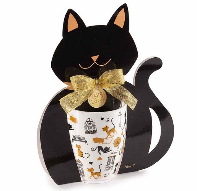Tasse en porcelaine dans une boîte cadeau en forme de chat avec un noeud doré