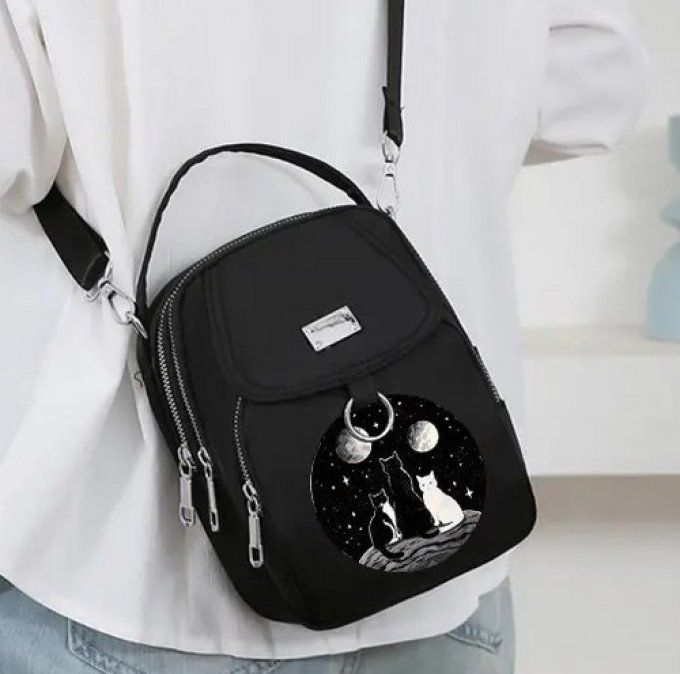 Petit sac noir multi poches chats amoureux.