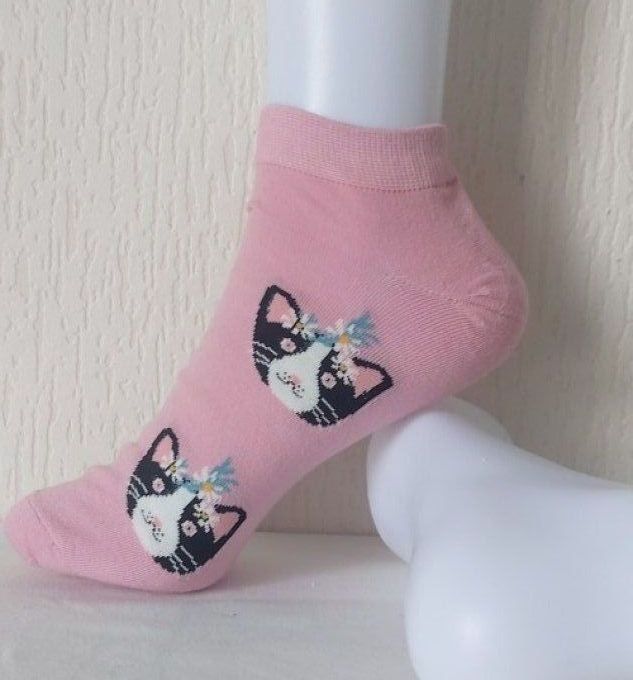 Chaussette chats couronnés de fleurs.